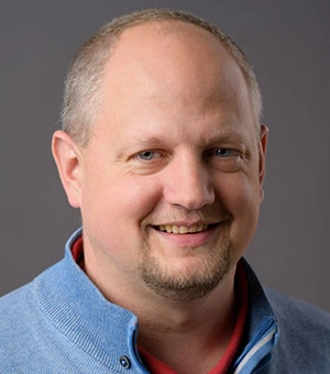 Sh: Herr Mewes, warum haben Sie sich überhaupt um eine Schulverwaltungsassistenz beworben? In welchen Bereichen erhalten Sie spürbare Entlastung?