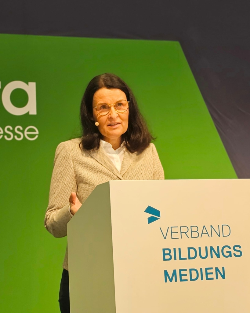 anne-deimel-didacta-bildungsmedien-schule-werte-2-2-819x1024